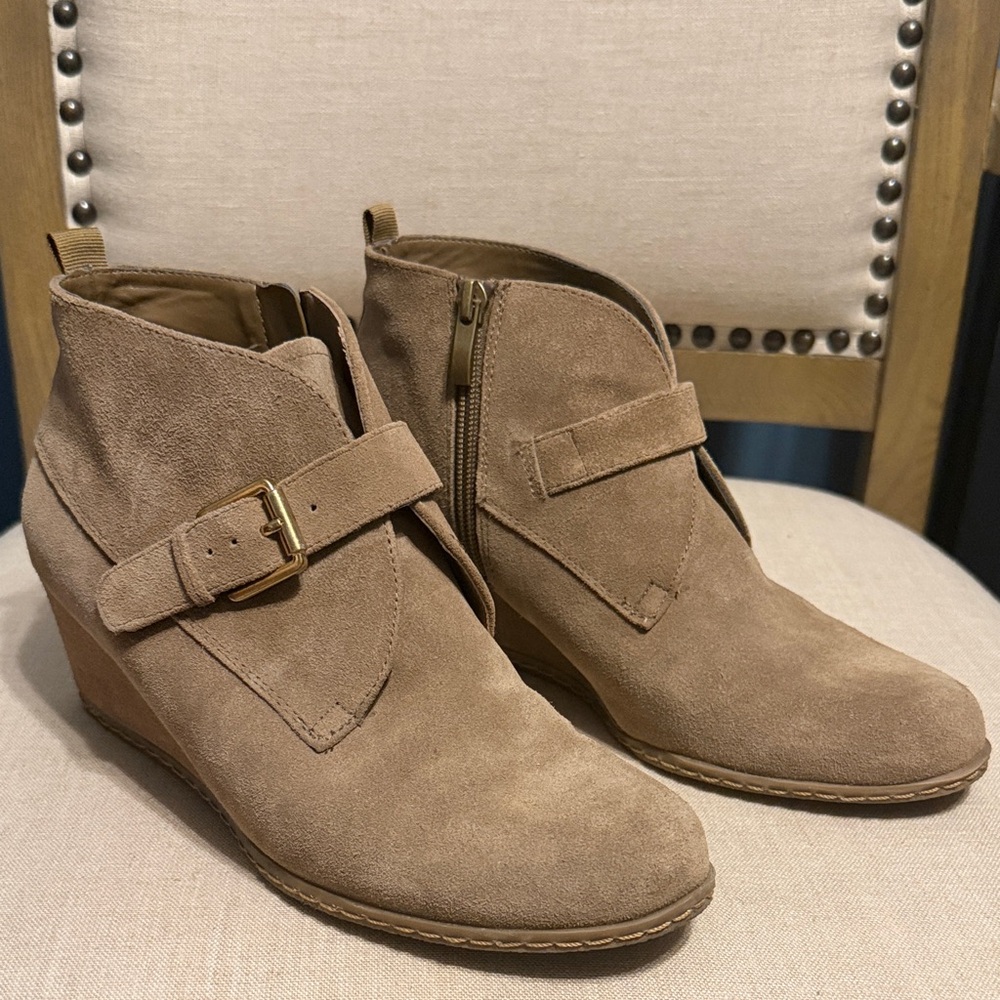 Franco Sarto Taupe Suede “Amerosa” Ankle Booties, Size 8.5 M
